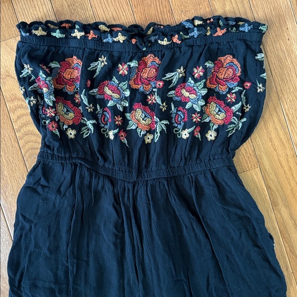 American Eagle Floral Embroidered Boho Jumpsuit Size Medium - Picture 7 of 10